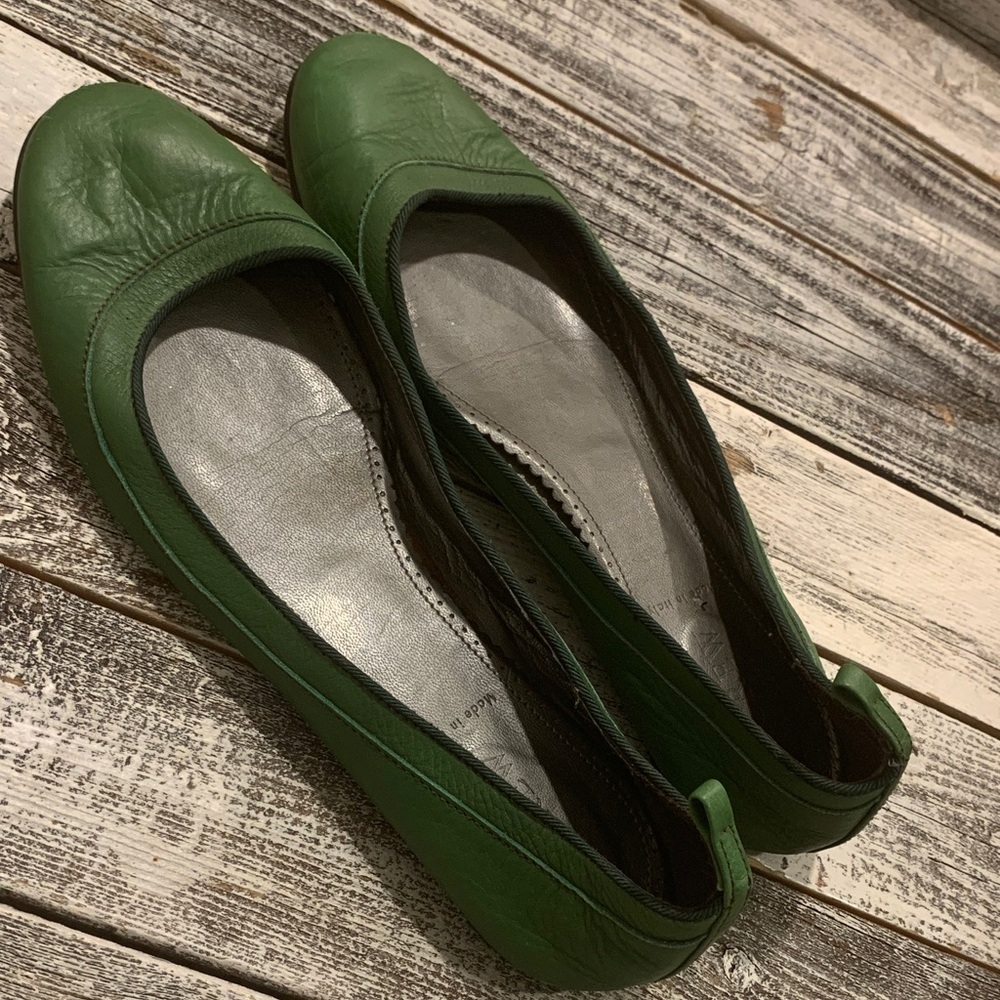 Green Leather size 8.5 Women's Flats made in Italy VINTAGE jcrew green shoes